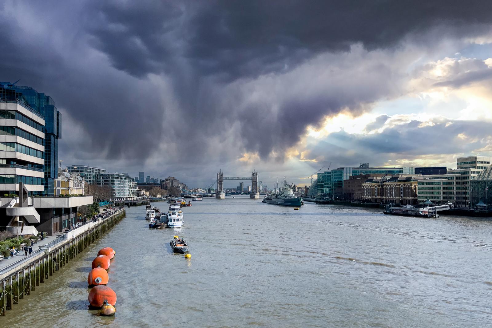 Temperature contrasts and a mixed bag of weather for the final few days of January